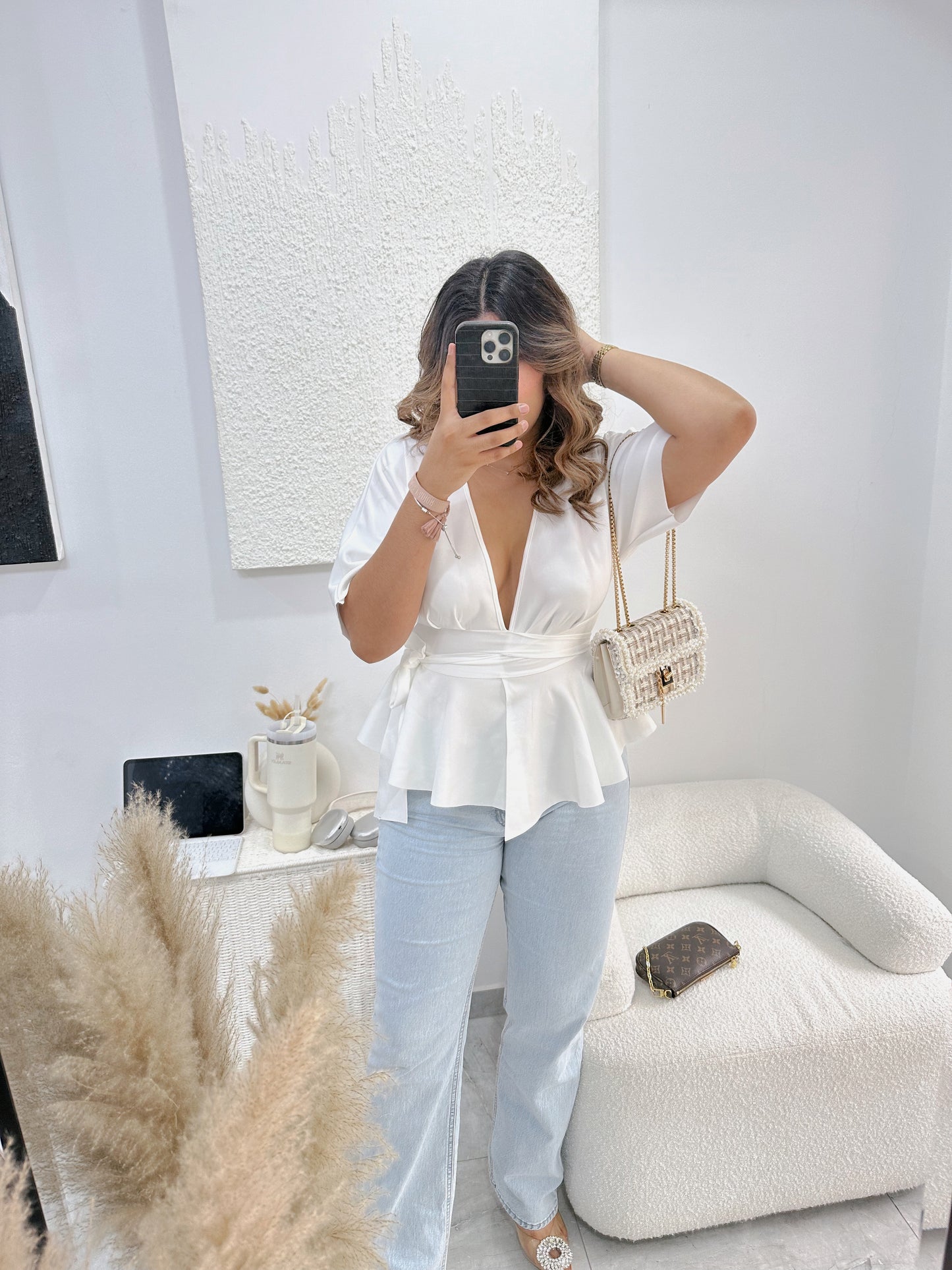 ruffled blouse🐚