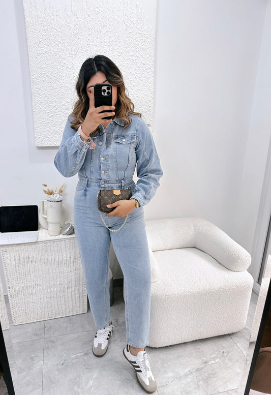 Denim jumsuit bellooo🤌🏼🤍