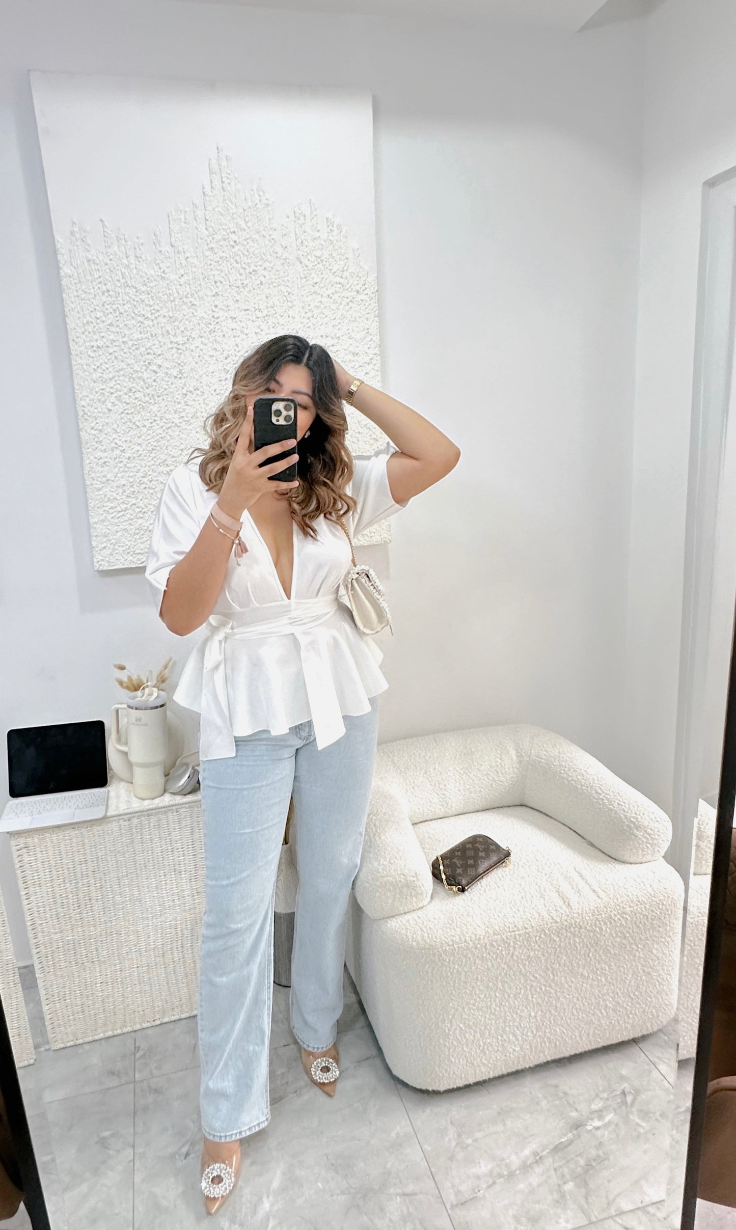 ruffled blouse🐚